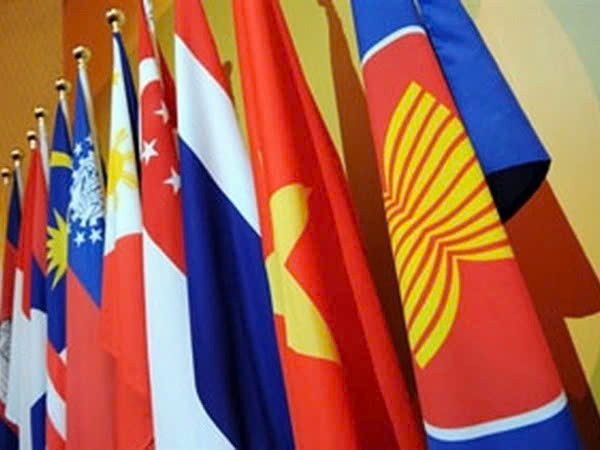  The flags of ASEAN countries. Photo courtesy of Vietnam News Agency.