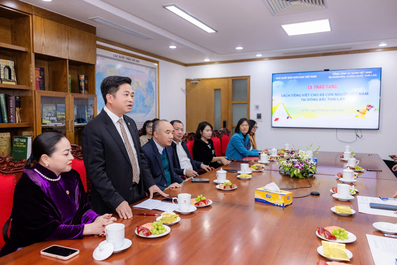 Dinh Hoang Linh, consul general of Vietnam in Khon Kaen, speaks at the event. Photo courtesy of the publisher.