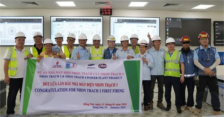 Staff of Nhon Trach 3 LNG-fired power plant. Photo courtesy of PV Power.