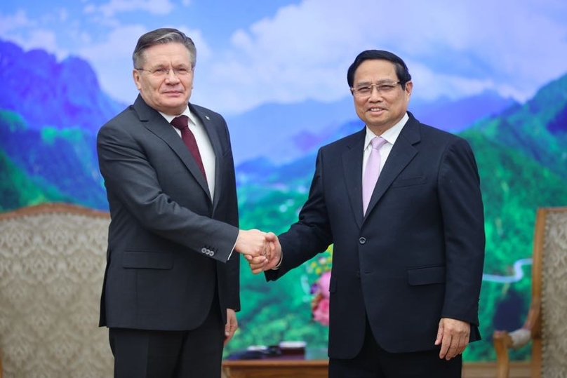 Rosatom CEO Alexey Likhachev (left) and PM Pham Minh Chinh at a meeting in Hanoi on January 13, 2025. Photo courtesy of the government's news portal.