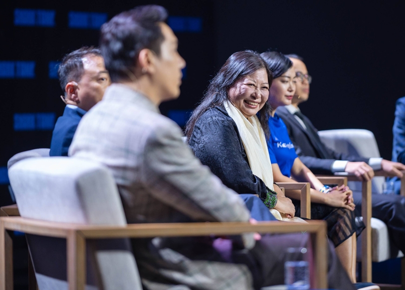 Nguyen Phi Van, chairwoman of Go Global Holdings (smiles) and others speakers at the Shark Tank Forum 2025 in Ho Chi Minh City, January 15, 2024. Photo courtesy of the forum.