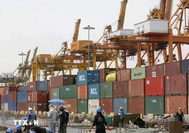  A port in Bangkok, Thailand. Photo courtesy of AFP/VNA.