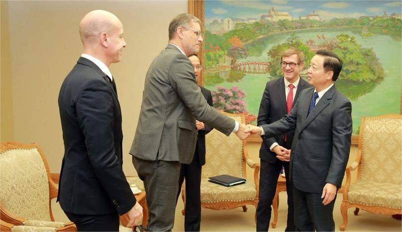 Vietnamese Deputy Prime Minister Tran Hong Ha (right) meets with French Inter-ministerial Delegate on Strategic Metals and Minerals Supply Benjamin Gallezot in Hanoi on January 21, 2025. Photo courtesy of the Vietnamese government's news portal.