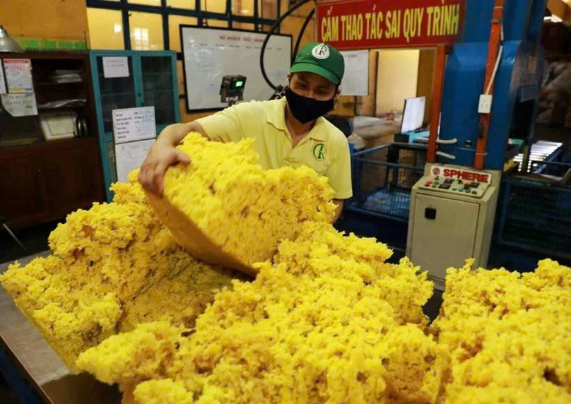 Processing rubber for export at a factory of the Phu Rieng company in Binh Phuoc province, southern Vietnam. Photo courtesy of Vietnam News Agency.