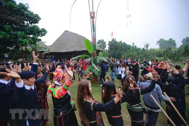 A cultural activity held at the Vietnam National Village for Ethnic Culture and Tourism in Hanoi. Photo courtesy of Vietnam News Agency.