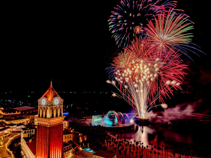 Sunset Town delights visitors with two fireworks displays each night from world-class performances.