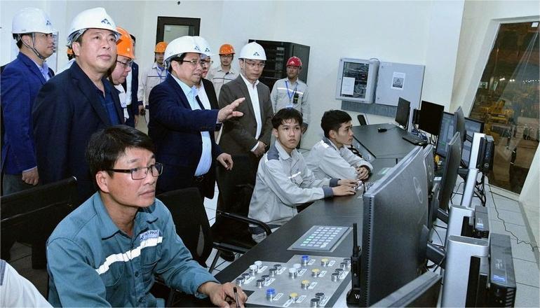 Prime Minister Pham Minh Chinh visits the Hoa Phat Dung Quat Iron and Steel Complex in Quang Ngai province, central Vietnam, February 9, 2025. Photo by The Investor/Thanh Van.