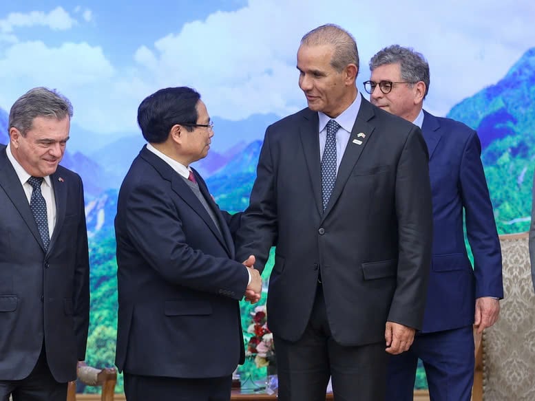 Vietnamese Prime Minister Pham Minh Chinh receives Renato Costa, CEO of Friboi under Brazil's JBS S.A in Hanoi on Febraury 13, 2025. Photo courtesy of the Vietnamese government's news portal.