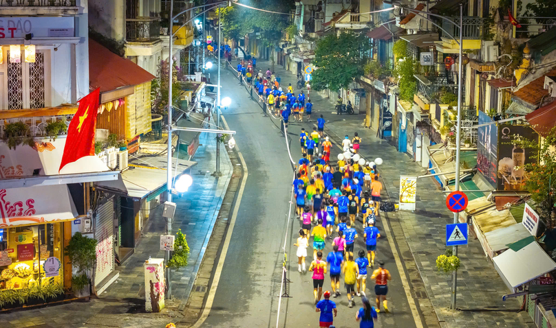 At the first Standard Chartered Hanoi Heritage Marathon in 2024. Photo courtesy of the organizers.