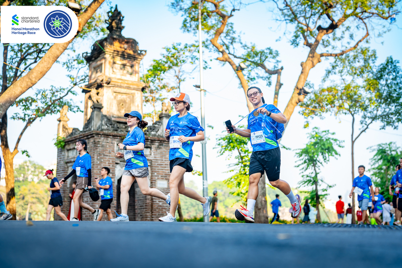 Runners take part in the first Standard Chartered Hanoi Heritage Marathon in 2024. Photo courtesy of the organizers.