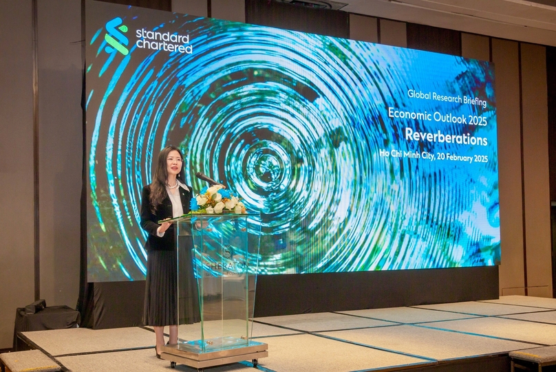  Nguyen Thuy Hanh, Standard Chartered Vietnam's CEO and head of banking & coverage, was speaking at the event Global & Vietnam Outlook H1 2025 in Ho Chi Minh City on February 20, 2025. Photo courtesy of the bank.