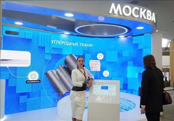  Booths of Russia's leading corporations and research institutes in the field of materials. Photo courtesy of VNA.