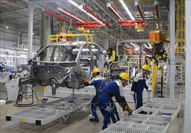 The assembly line of Huyndai Thanh Cong Vietnam factory. Photo courtesy of VNA.