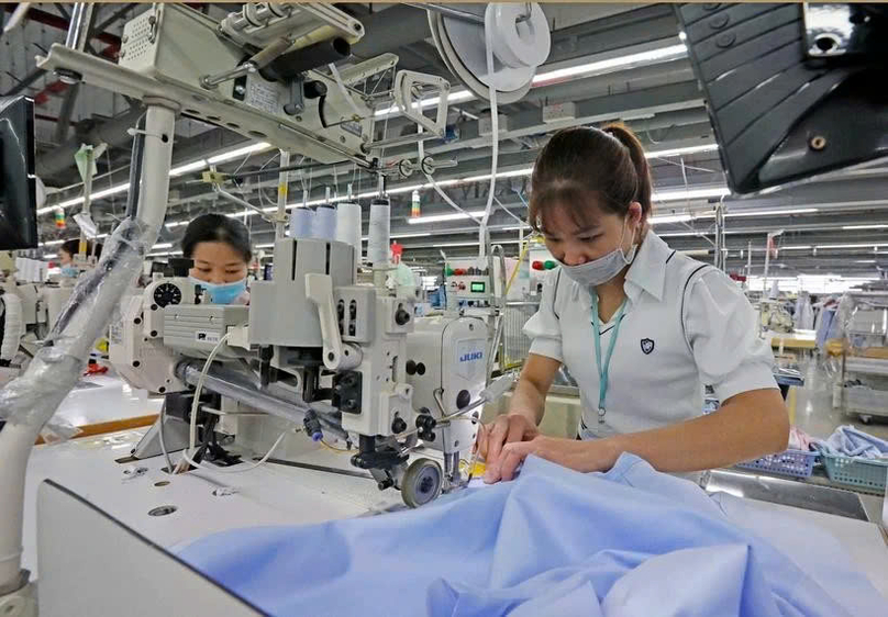  Workers make products for export to the EU. Photo courtesy of VNA.