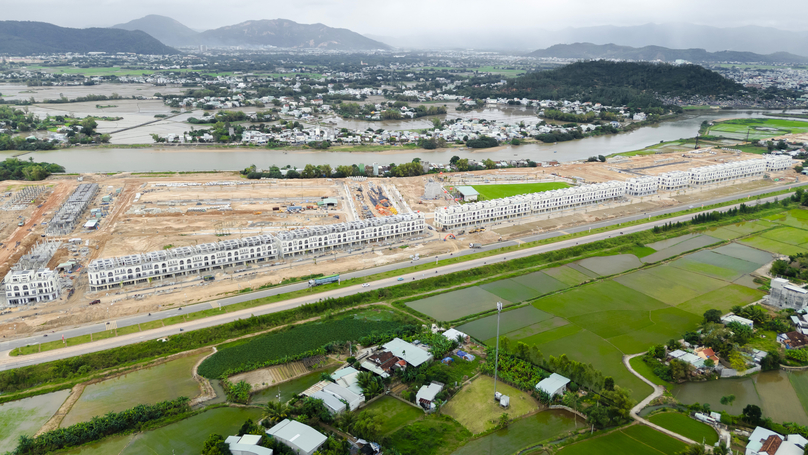 Many investors are setting their sights on the rising potential of Binh Dinh's real estate market. Photo courtesy of Quy Nhon Iconic.