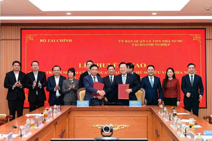 The Commission for Management of State Capital at Enterprises transfers the rights and responsibilities of the agency representing state capital ownership to the Ministry of Finance. Photo courtesy of Vietnam News Agency.