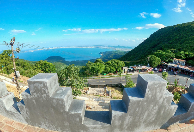  A corner of Danang city, central Vietnam seen from Hai Van Pass.