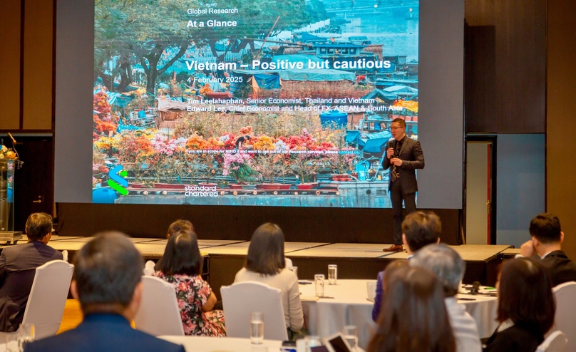 Tim Leelahaphan, senior economist for Thailand and Vietnam, Standard Chartered Bank, speaks at the Global & Vietnam Outlook H1 2025 forum in Ho Chi Minh City, February 20, 2025. Photo courtesy of the bank.