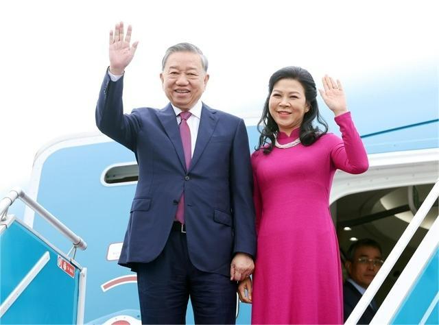 Party General Secretary To Lam and spouse departed from Noi Bai International Airport in Hanoi on March 9, 2025 for a trip to Indonesia and Singapore. Photo courtesy of Vietnam News Agency.