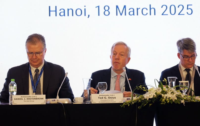 Ted Osius, president and CEO of the U.S.-ASEAN Business Council (USABC) (center), and Daniel Kritenbrink, a partner at The Asia Group (left), at a press meeting in Hanoi, March 18, 2025. Photo by The Investor/Minh Tuan.