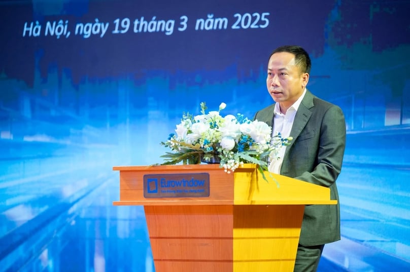 Pham Duc Son, editor-in-chief of The Investor, speaks at the 'Investment Opportunities in the New Context' workshop in Hanoi, March 19, 2025. Photo by The Investor/Pham Thang.