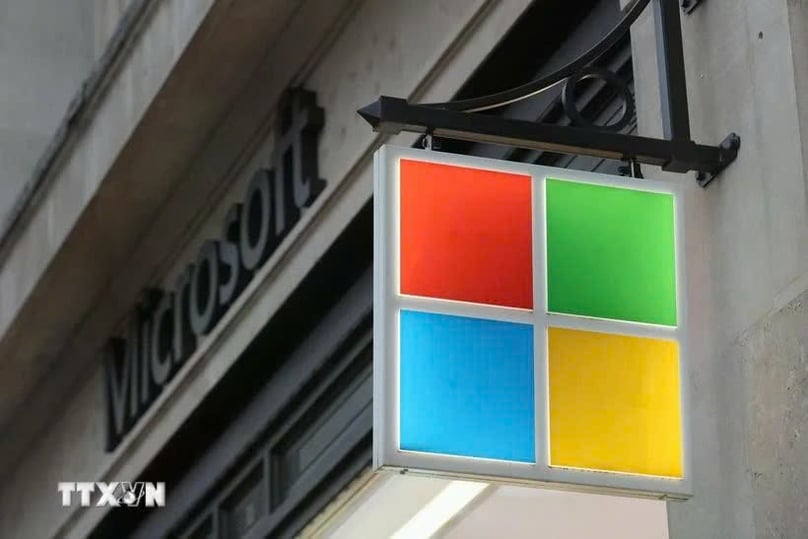  The Microsoft logo in London, the UK. Photo courtesy of Xinhua/VNA.