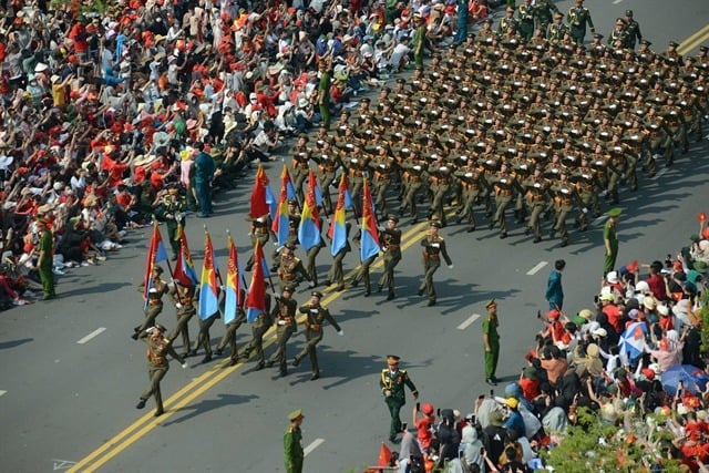 Officers representing the five military columns that advance into the then Saigon (now Ho Chi Minh City) in the spring of 1975 to secure the final victory.