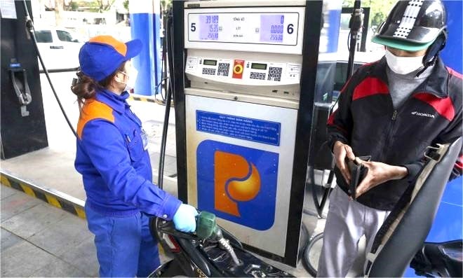 At a Petrolimex station in Vietnam. Photo courtey of Vietnam News Agency.