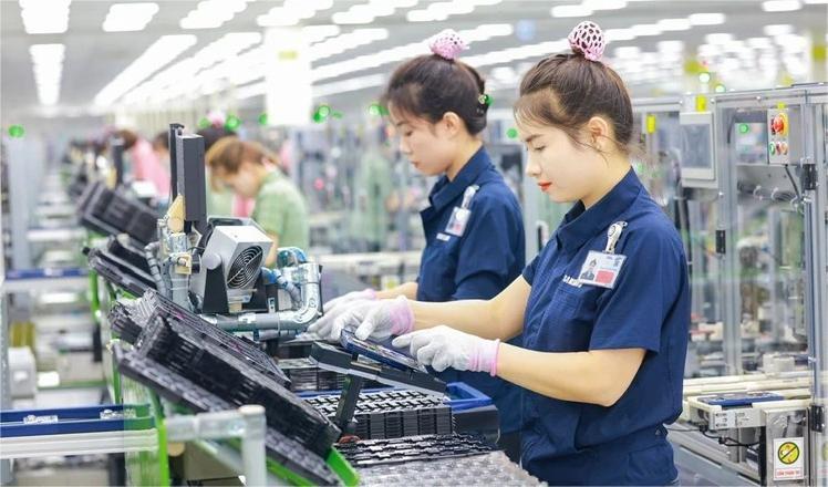 Smart phone manufacturing at a Samsung plant in Vietnam. Photo courtesy of the company.