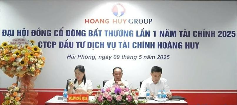 At Hoang Huy Group's 2025 Extraordinary General Meeting (EGM) in Hai Phong city, northern Vietnam, May 9, 2025. Photo by The Investor/Huu Bat.