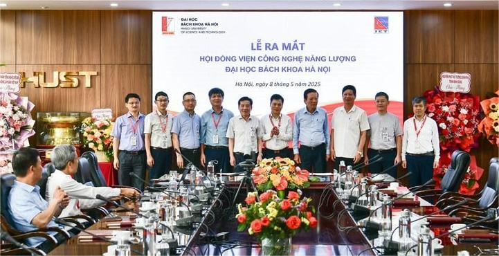 The Hanoi University of Science and Technology (HUST) Energy Technology Council makes debut. Photo courtesy of Hanoi University of Science and Technology.