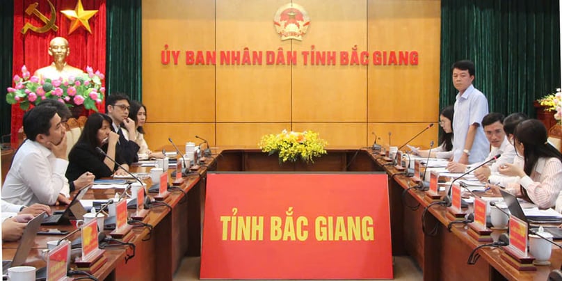 At a meeting between representatives of Bac Giang and Aeon Mall Vietnam-Newland Investment JSC in the northern province, May 9, 2025. Photo courtesy of Bac Giang newspaper.