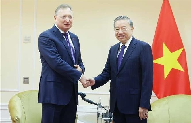 Vietnam's Party General Secretary To Lam (right) and general director Kudryashov Sergei Ivanovich of Russia's Zarubezhneft at their meeting in Moscow on May 11, 2025. Photo courtesy of Vietnam News Agency.