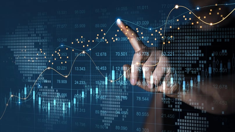 Experts expect Vietnam's benchmark VN-Index to soon surpass 1,300 points. Illustration courtesy of Wealthandfinance.