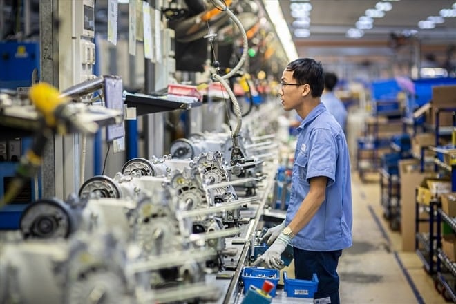 A worker at Piaggio's Vietnam plant in Vinh Phuc province. Photo courtesy of Lao Dong (Labor) newspaper.