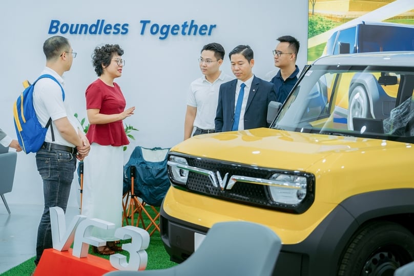 GSM has officially distributed VinFast VF 3 and VF 5 electric vehicles in Laos.