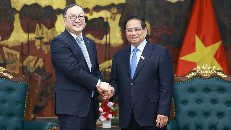 Prime Minister Pham Minh Chinh receives Zhou Jiayi, president of PowerChina Asia-Pacific, in Hanoi, May 21, 2025. Photo courtesy of the government's news portal.