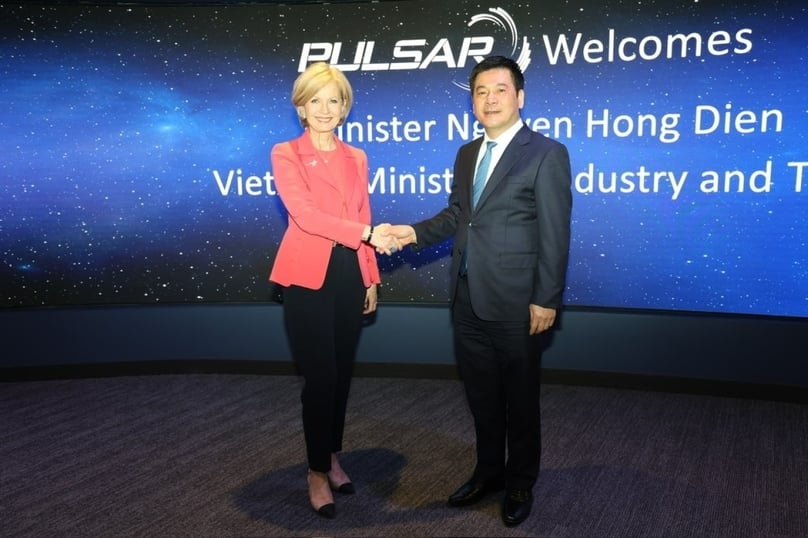 Minister of Industry and Trade Nguyen Hong Dien (right) meets with Nancy Ziuzin, Lockheed Martin's vice president, international government affairs, May 20, 2025. Photo courtesy of the MoIT.