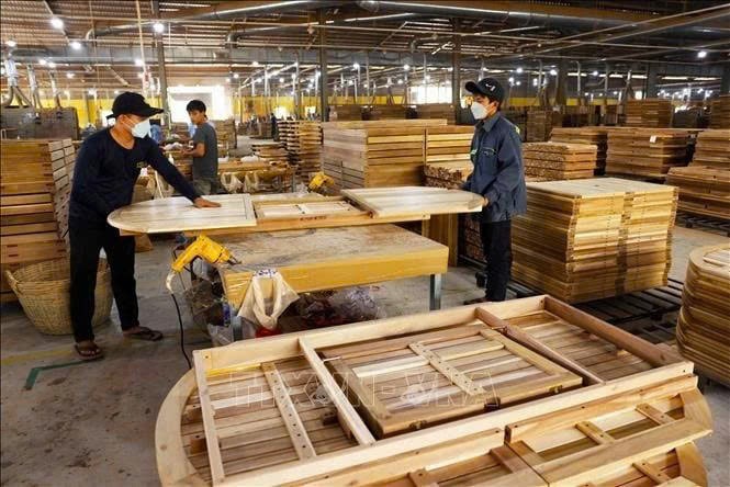 Production of wooden items at a plant in Vietnam. Photo courtesy of Vietnam News Agency