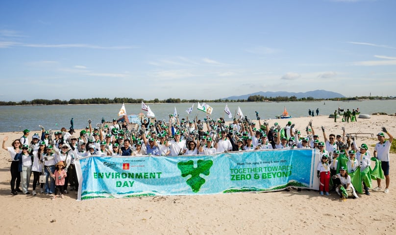 Approximately 200 volunteers remove three tons of trash in Phuoc Tinh commune, Long Dat district, Ba Ria-Vung Tau province, reinforcing Carlsberg Vietnam’s long-term sustainability strategy. Photo courtesy of the company.