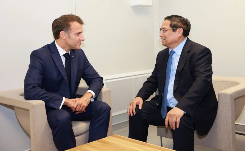 Prime Minister Pham Minh Chinh (right) and French President Emmanuel Macron at their meeting in Nice, France on June 9, 2025. Photo courtesy of the Vietnamese government's news portal.