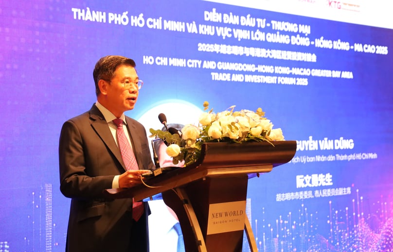 Nguyen Van Dung, Vice Chairman of the HCMC People's Committee, speaks at the 2025 HCMC and Guangdong-Hong Kong-Macau Greater Bay Area Investment and Trade Forum, held in HCMC on June 12, 2025. Photo courtesy of the organizer.
