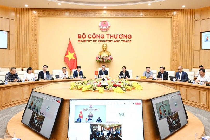 Minister of Industry and Trade Nguyen Hong Dien holds an online round of negotiations with U.S. Secretary of Commerce Howard Lutnick and Trade Representative Jamieson Greer on June 19, 2025. Photo courtesy of Vietnam’s Ministry of Industry and Trade.