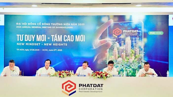 At real estate developer Phat Dat's AGM in HCMC on June 27, 2025. Photo courtesy of the company.