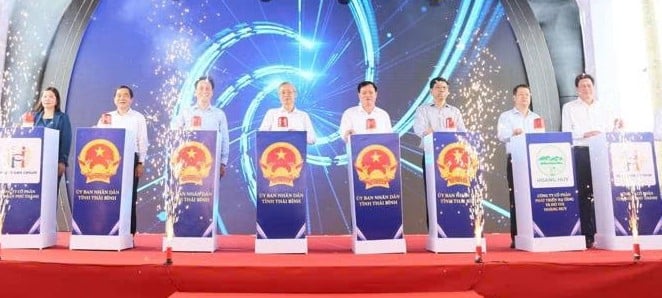 Groundbreaking ceremony for the Con Vanh Golf Course and Ba Lat Liquid Cargo Port projects in Thai Binh province (now Hung Yen province), northern Vietnam, June 28, 2025. Photo courtesy of the province's news portal.