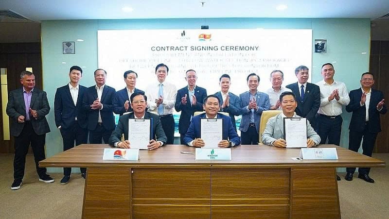At the signing ceremony of EPC contracts for the PC1 and PC2 packages of the Block B – O Mon gas pipeline project in Ho Chi Minh City on June 30, 2025. Photo courtesy of Petrovietnam.