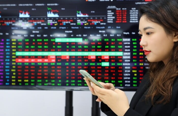 The VN-Index stands at 1,381.96 points on July 3, 2025. Photo courtesy of VietnamFinance.