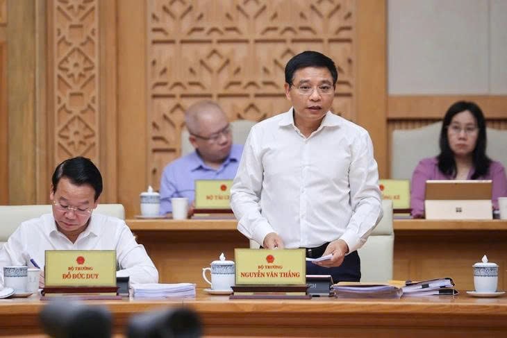 Minister of Finance Nguyen Van Thang speaks at a government meeting in Hanoi on July 3, 2025. Photo courtesy of the government's news portal.