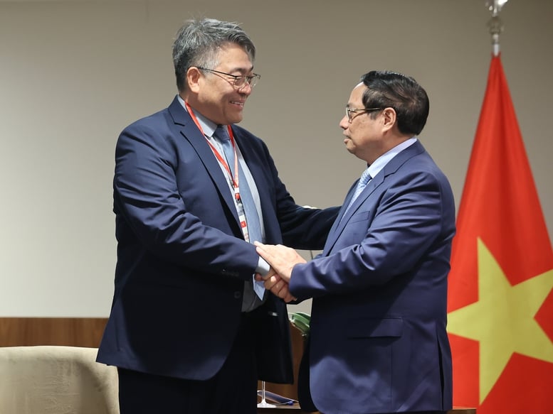 Prime Minister Pham Minh Chinh (right) receives Wiliam Shuhei Fujikura, director of Fujikura Group, in Rio de Janeiro, Brazil, July 6, 2025. Photo courtesy of the government’s news portal.