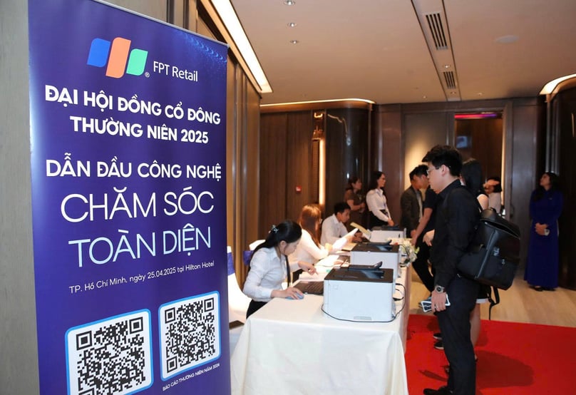 Shareholders register to attend the 2025 AGM of FPT Retail in Ho Chi Minh City on April 25, 2025. Photo courtesy of the company.